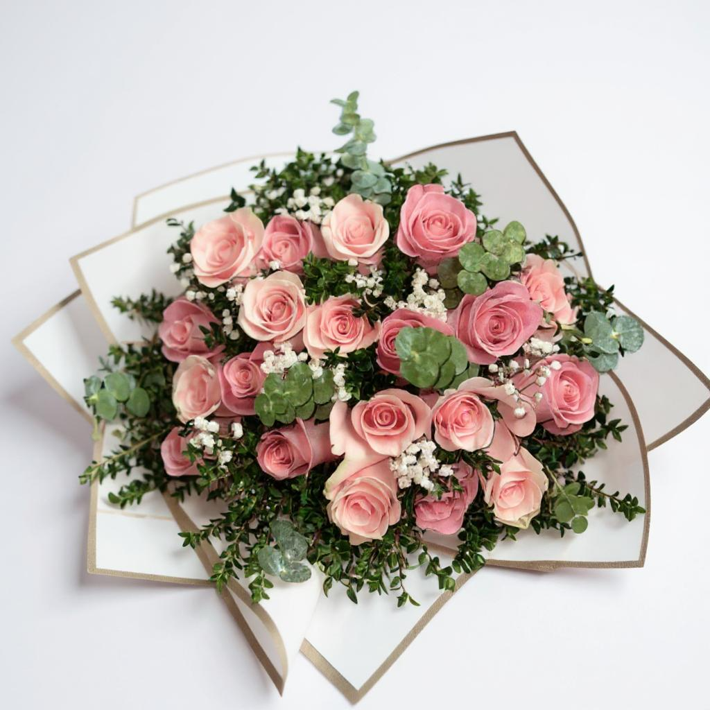 Ramo 20 rosas rosadas con eucalipto