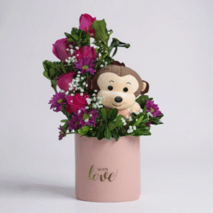 Box de monito con rosas fucsia y globo