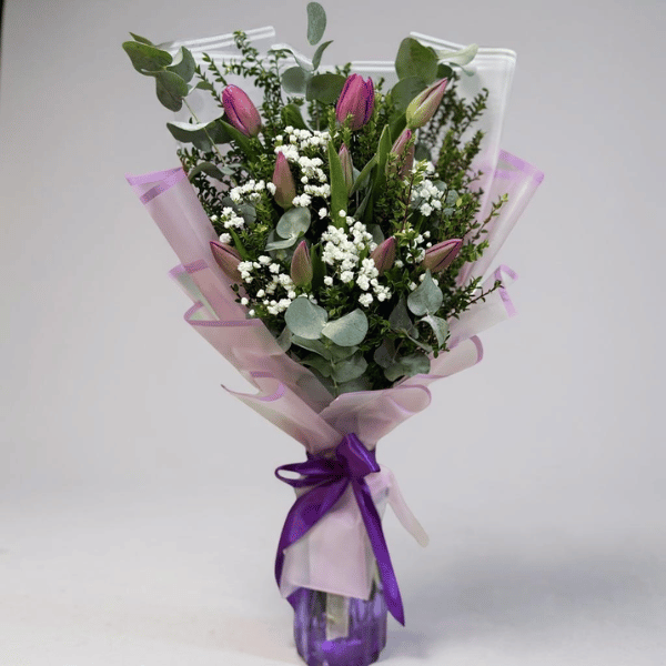 Ramo de 10 tulipanes morados