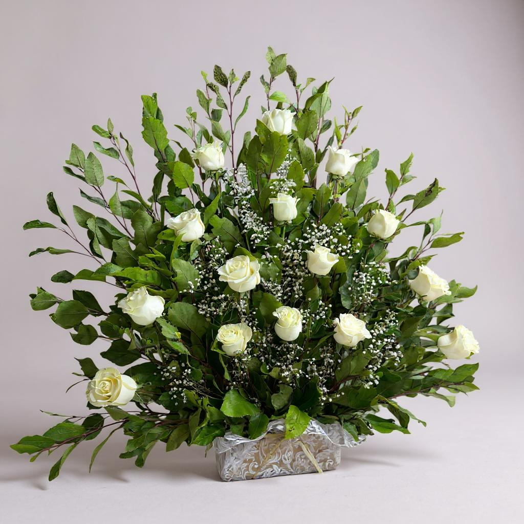 Arreglo grande de 15 rosas blancas
