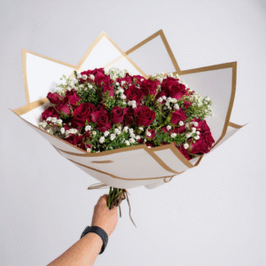 Ramo de 10 varas de mini rosas rojas